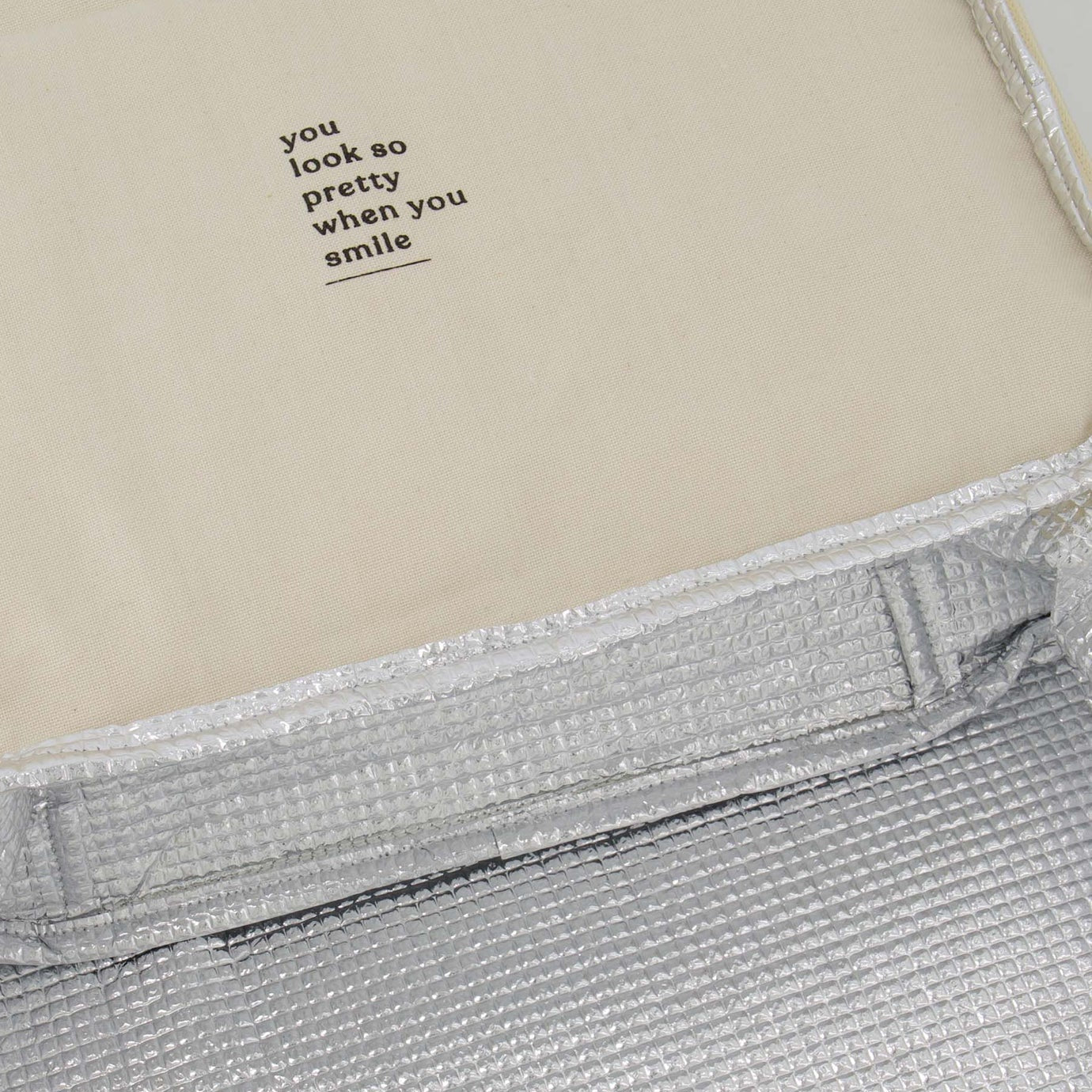 Zusss - Lunch koeltas strepen - Off white/Zand