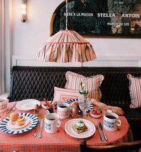 Afbeelding in Gallery-weergave laden, Anna Nina Rayure Frill Cushion