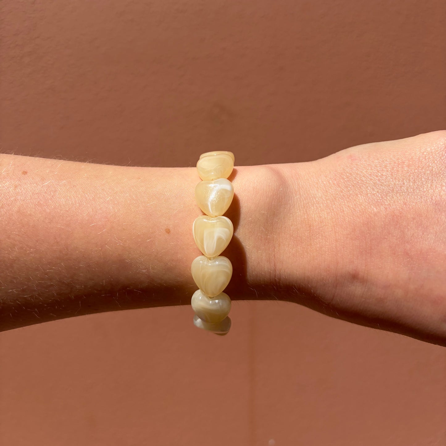 Hartjes kralen armband - Beige