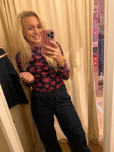 Afbeelding in Gallery-weergave laden, Ydence Top Willemijn - Navy flower