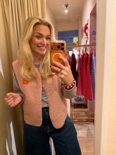 Afbeelding in Gallery-weergave laden, Teddy gilet out office - Lichtroze