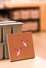 Afbeelding in Gallery-weergave laden, Tegeltje - Kolibrie

