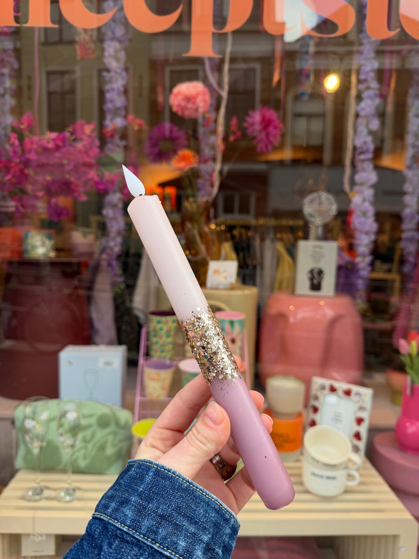 LED Pillar Kaars - Lichtroze/paars glitter