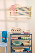 Afbeelding in Gallery-weergave laden, Rice - Stoneware Pie Dish Small - Pink/Coraal