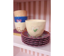 Afbeelding in Gallery-weergave laden, All the luck in the world - Grote beige mok bloemen hart