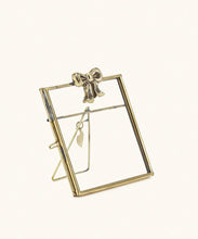 Afbeelding in Gallery-weergave laden, Doing Goods - Bowie Bow Polaroid Frame