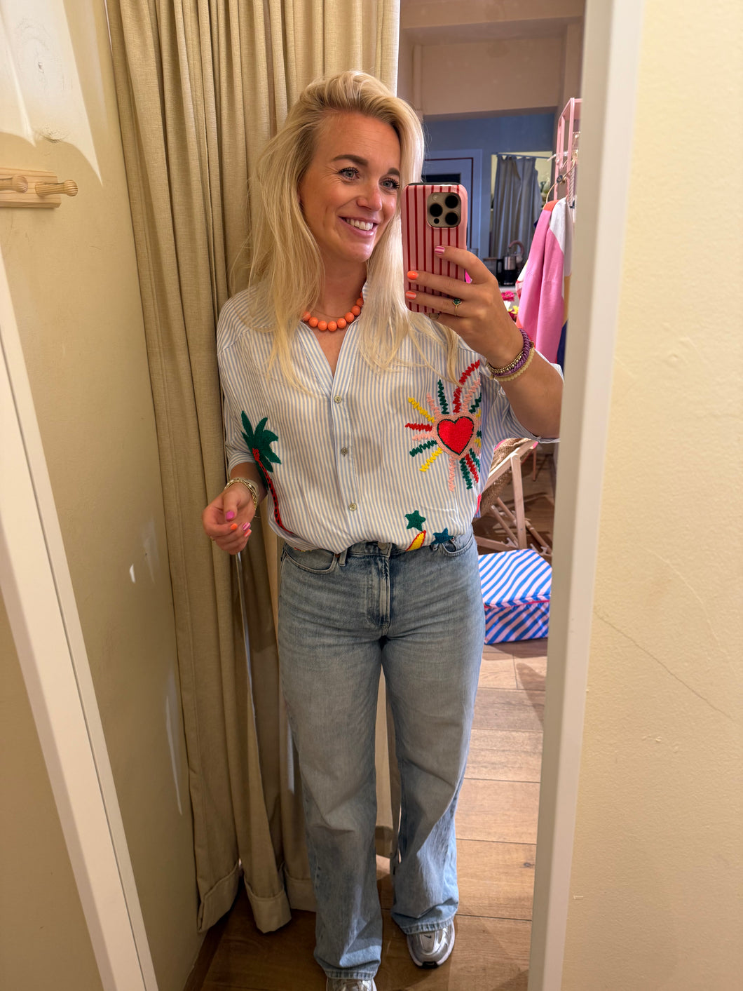Blouse lichtblauw gestreept - Borduursels
