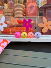 Afbeelding in Gallery-weergave laden, Smiley Kaars - Lila
