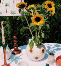 Afbeelding in Gallery-weergave laden, Anna Nina Sunflower Vase

