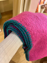 Afbeelding in Gallery-weergave laden, Sjaal - Fuchsia
