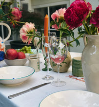 Afbeelding in Gallery-weergave laden, Anna + Nina - Springtime Toast Champagne Flute Set of 2
