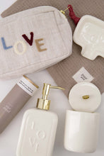 Afbeelding in Gallery-weergave laden, Zusss toilettas - Love

