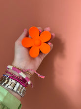 Afbeelding in Gallery-weergave laden, Haarclip bloem - Oranje
