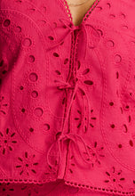 Afbeelding in Gallery-weergave laden, Top Imke - Paisley Broderie Rood
