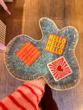 Afbeelding in Gallery-weergave laden, Onderzetter Hello Hello Hello
