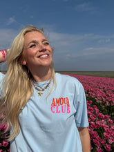 Afbeelding in Gallery-weergave laden, T-shirt Amour club - Lichtblauw
