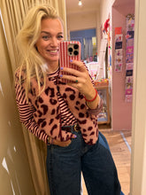 Afbeelding in Gallery-weergave laden, Gilet panter - Roze/bordeaux
