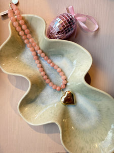 Fushi kralenketting met gouden hart - Lichtroze/nude