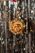 Afbeelding in Gallery-weergave laden, Yup in de boom - Kaneelbroodje
