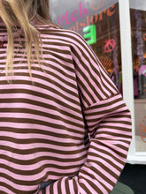 Afbeelding in Gallery-weergave laden, Longsleeve streep - Lichtroze/Lichtbruin
