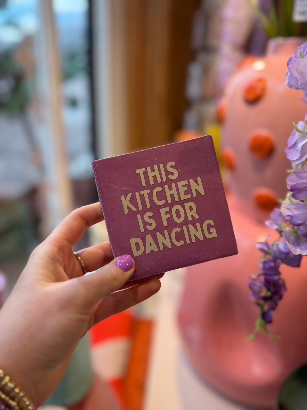 Tegeltje This Kitchen is for dancing - Paars