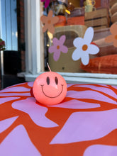 Afbeelding in Gallery-weergave laden, Smiley Kaars - Oranje
