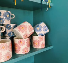 Afbeelding in Gallery-weergave laden, Anna + Nina Rose garden mug - Roze
