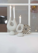 Afbeelding in Gallery-weergave laden, Zusss - Polystone kandelaar ornament M / Zand
