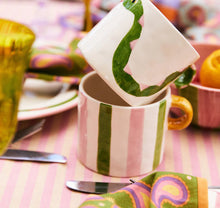 Afbeelding in Gallery-weergave laden, Anna + Nina Ribbon mug - Groen/roze
