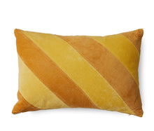 Afbeelding in Gallery-weergave laden, Kussen - HK Living striped velvet yellow
