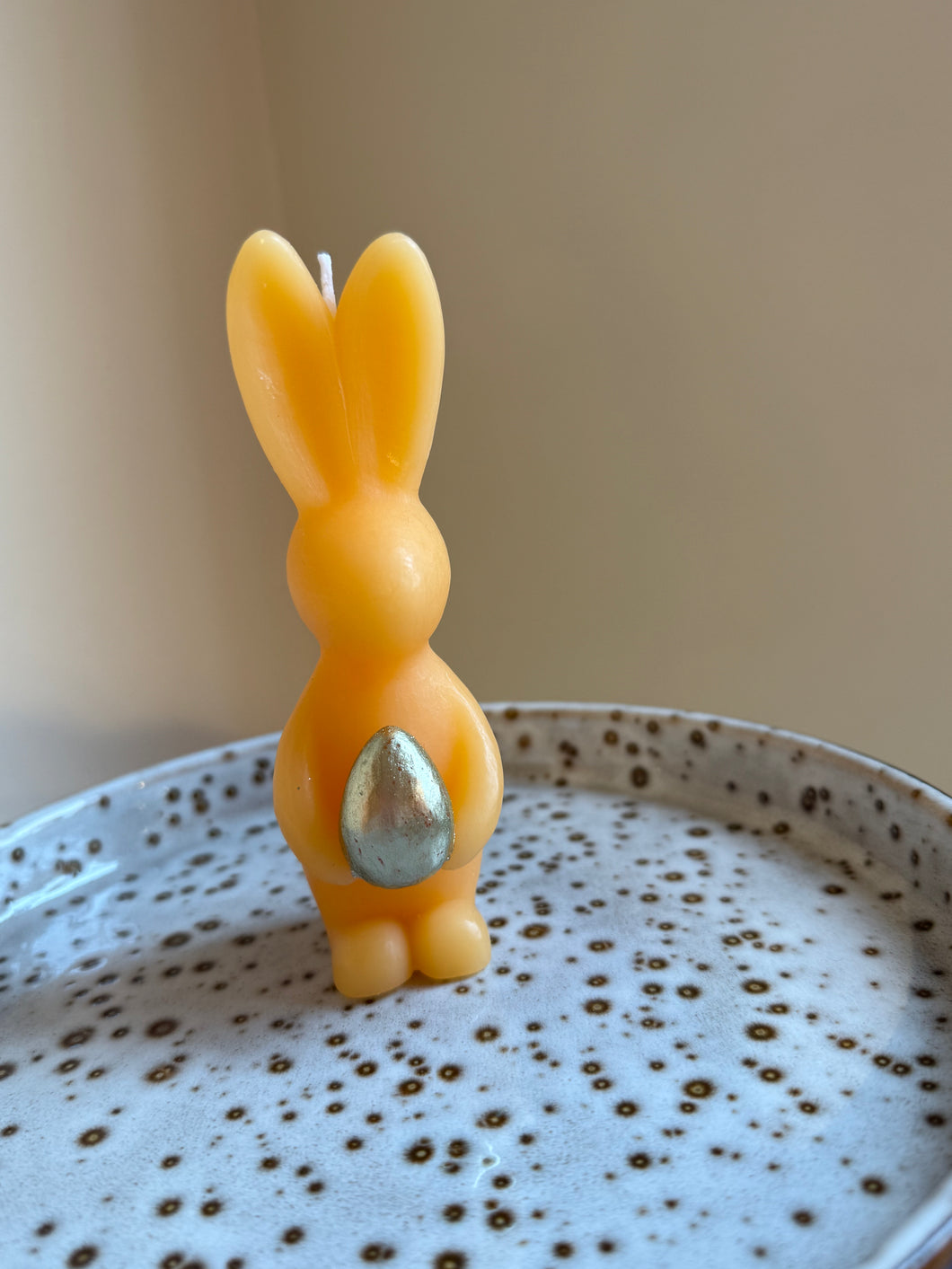 Kaars Konijn met ei - Oranje