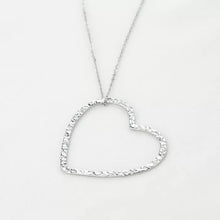 Afbeelding in Gallery-weergave laden, Ketting vallend Hart - Zilver
