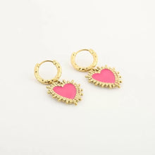Afbeelding in Gallery-weergave laden, Oorbellen hartje - Fuchsia/goud
