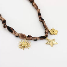 Afbeelding in Gallery-weergave laden, Gevlochten ketting met bedeltjes - Leopard
