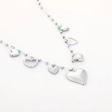 Afbeelding in Gallery-weergave laden, Ketting Hartjes Bedels Zilver en gekleurde kralen
