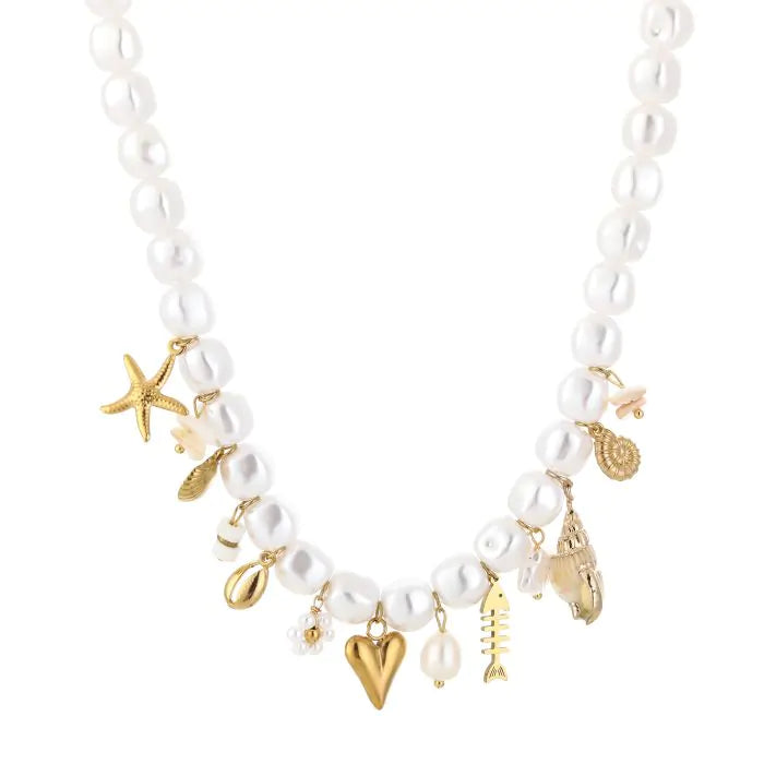 Parelketting met bedeltjes