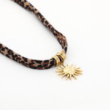 Afbeelding in Gallery-weergave laden, Ketting zon - Panter/goud
