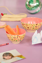 Afbeelding in Gallery-weergave laden, Rice - Klein Kinderschaaltje - Zacht geel - Unicorn Love Print
