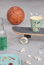 Afbeelding in Gallery-weergave laden, Rice - Melamine beker - Zacht groen - Sports print
