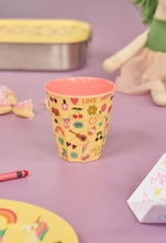Afbeelding in Gallery-weergave laden, Rice - Melamine beker - Zacht geel - Unicorn love print
