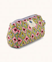 Afbeelding in Gallery-weergave laden, Doing Goods - Molly Make-Up Bag Large
