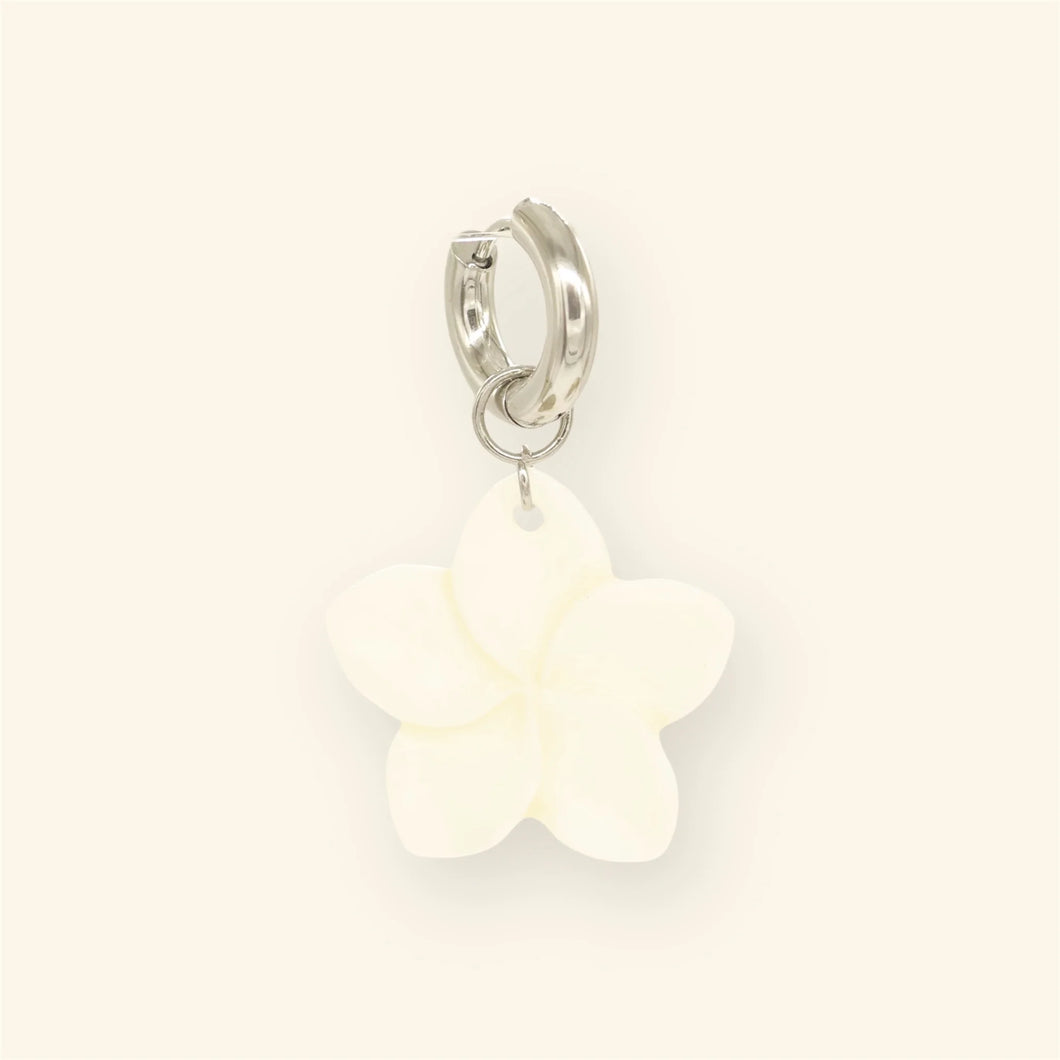 Mable oorbel - Shell Flower zilver