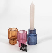 Afbeelding in Gallery-weergave laden, Glazen waxine- en kaarsenstandaard - Roze
