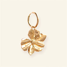 Afbeelding in Gallery-weergave laden, Mable oorbel - Statement Flower
