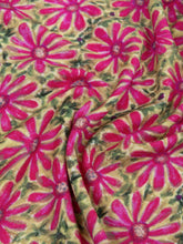 Afbeelding in Gallery-weergave laden, Ydence Top Christine - Pink flower
