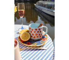Afbeelding in Gallery-weergave laden, All The Luck In The World - Mok Blauw met Klaprozen
