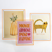 Afbeelding in Gallery-weergave laden, Fotolijst &quot;More amor por favor&quot; - Oranje
