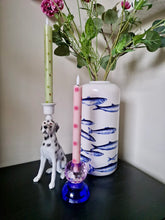 Afbeelding in Gallery-weergave laden, LED Pillar Kaars Smiley - Roze
