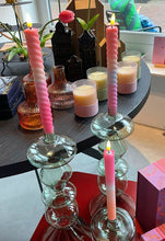 Afbeelding in Gallery-weergave laden, LED Swirl Kaars - Roze/Oranje
