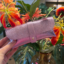 Afbeelding in Gallery-weergave laden, Zonnebril hoesje - Lila metallic

